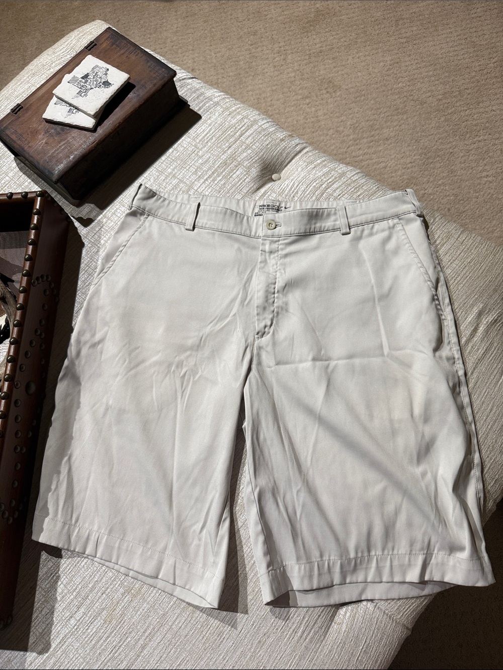 Nike Men's Khaki Flat Front Golf Shorts size XL